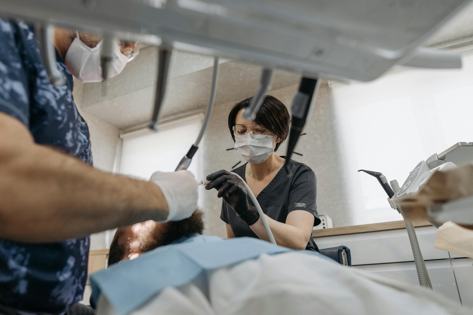 Moderne tannlegeklinikk i Trondheim med profesjonelt utstyr og hygienestandard